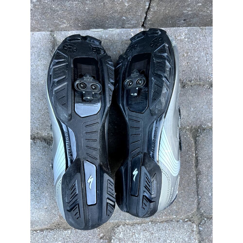 Women's Specialized Riata mountain cycle silver cycling shoes size 8 - Picture 2 of 4